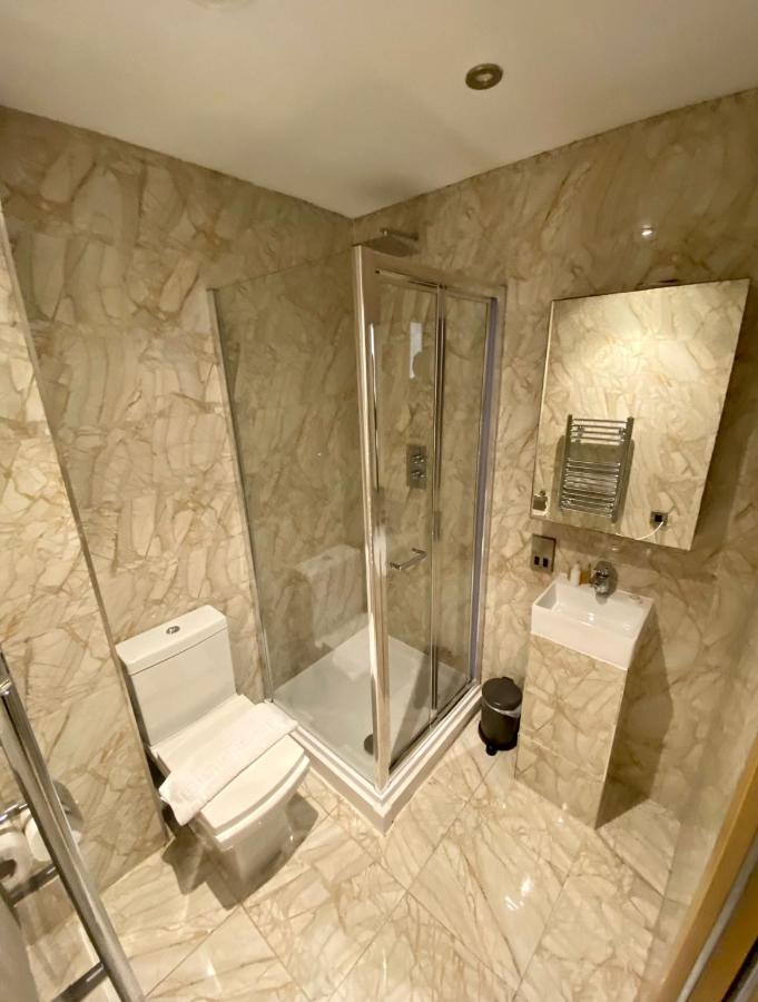 Luxeurs - Victoria Street Apartment
