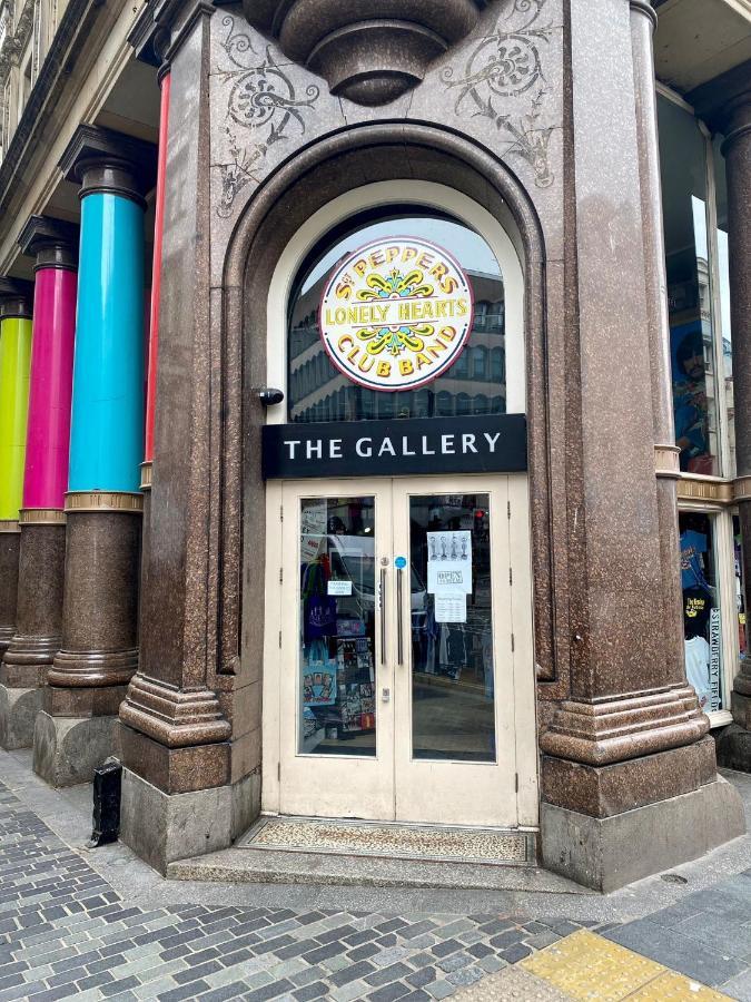 Luxeurs - Victoria Street