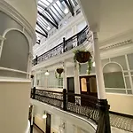 Luxeurs - Victoria Street Apartments